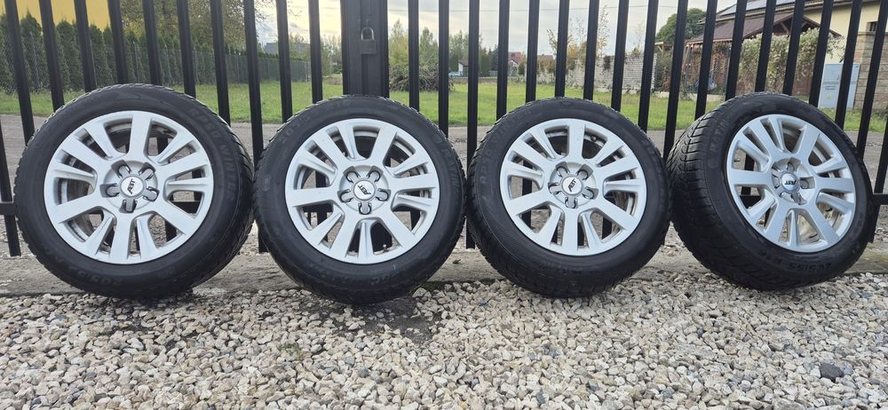 Felgi aluminiowe 16 z oponami zimowymi Skoda Octavia II , grupa VW
