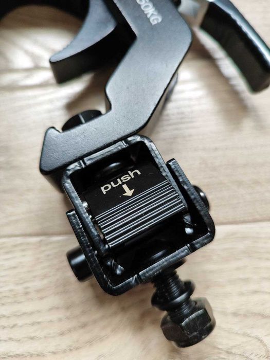 Гаки для підвісу, струбцини, томаси, кріплення для світлових приладів