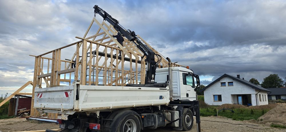 zamiatarka, hds transport palet urobku ,zamiatanie ulic, ciągnik z