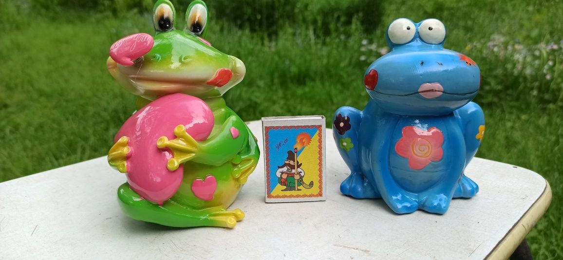Копилка цена за 2 шт  лягушка жаба скарбничка фигурки
