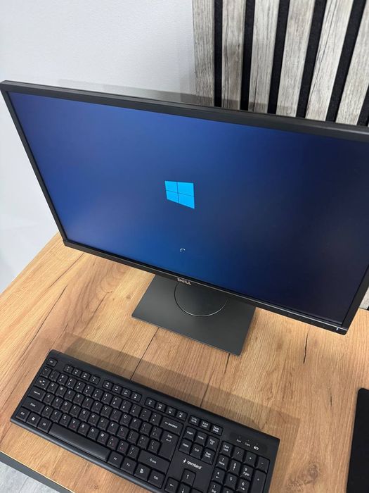 Компактний ПК Fujitsu Esprimo i5 + Монітор Dell + Клавіатура та Мишка