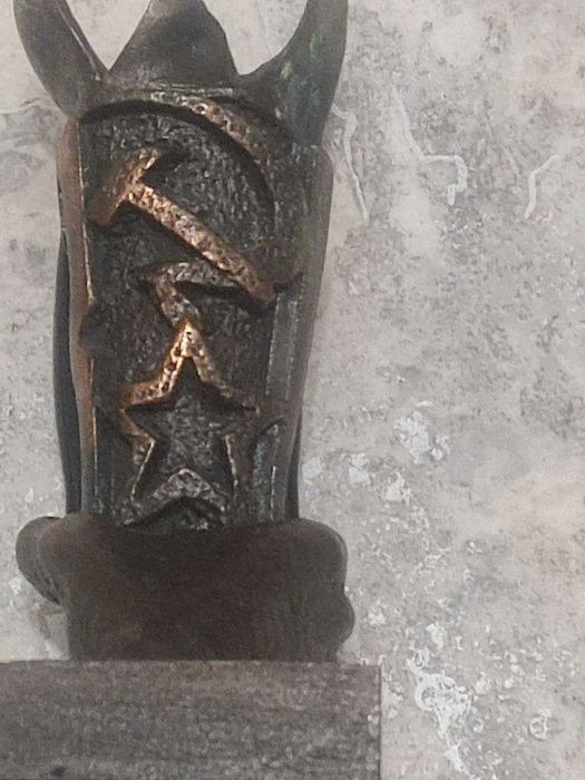 Бронзовая фигура    40 лет Курской битве