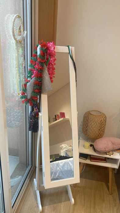 Espelho com arrumacao ikea