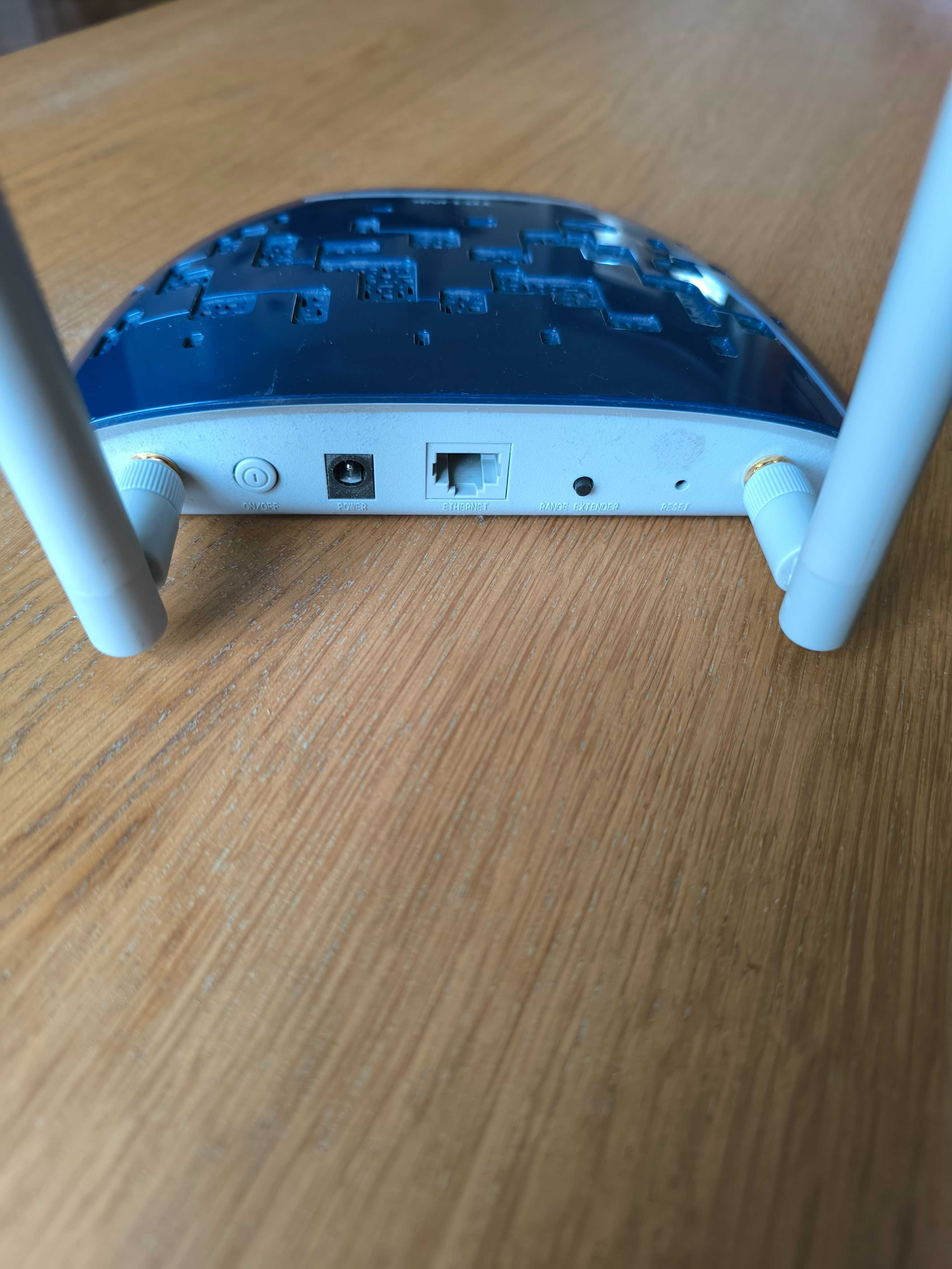 TP-LINK TL-WA830RE wzmacniacz sygnału bezprzewodowego.