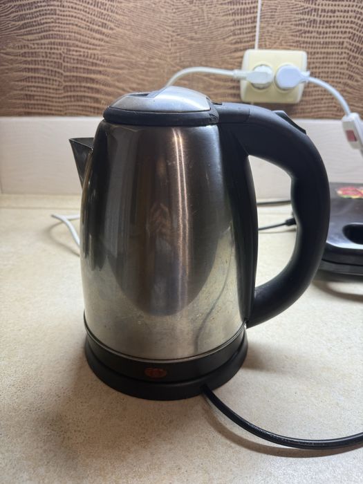 Чайник електричний