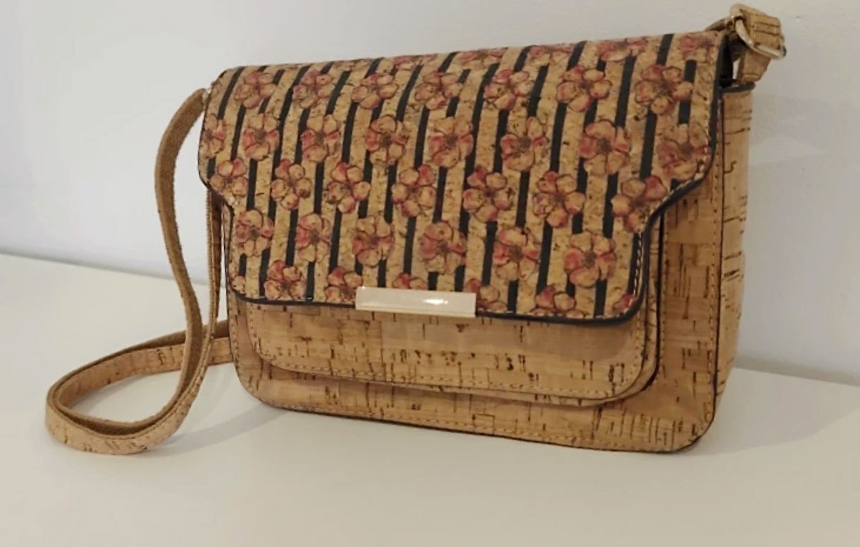 Bolsa em cortiça nova