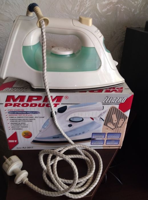 Утюг паровой MPM.