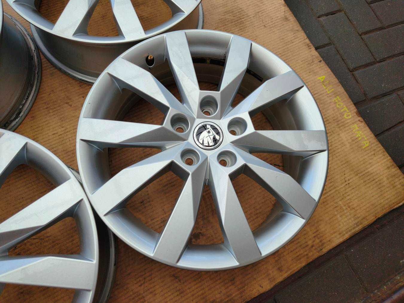5x112 Alufelgi R17 SKODA Octavia II III IV Superb Golf Caddy ET48 6j