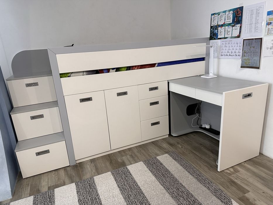 Ліжко дитяче, з шафою та столом