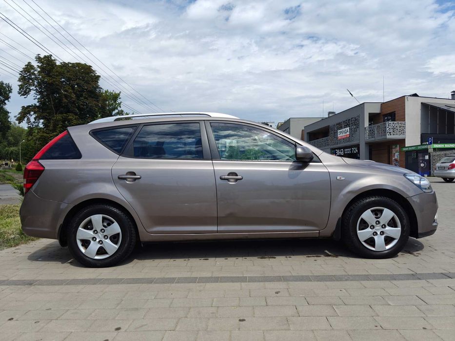 Kia Ceed SW 2009 (універсал)