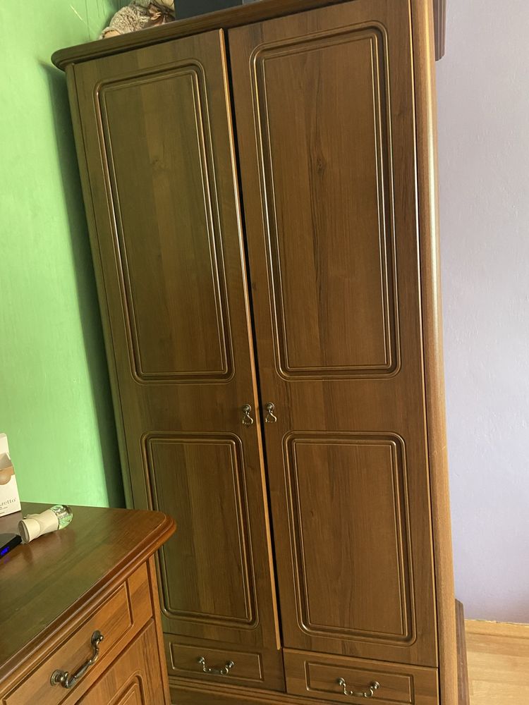 Szafa i komoda z drewna