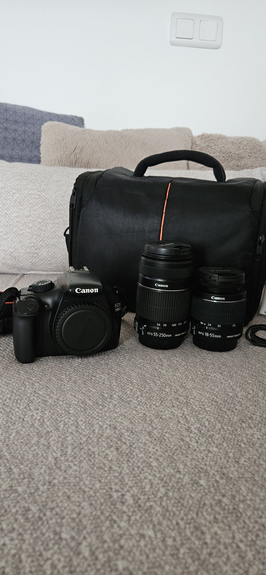 Canon Eos 1100D + Canon EFS 18-55 mm + Canon EFS 55-250 mm
