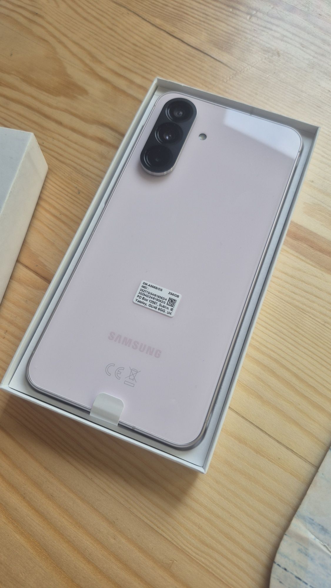 Sprzedam telefon nowy