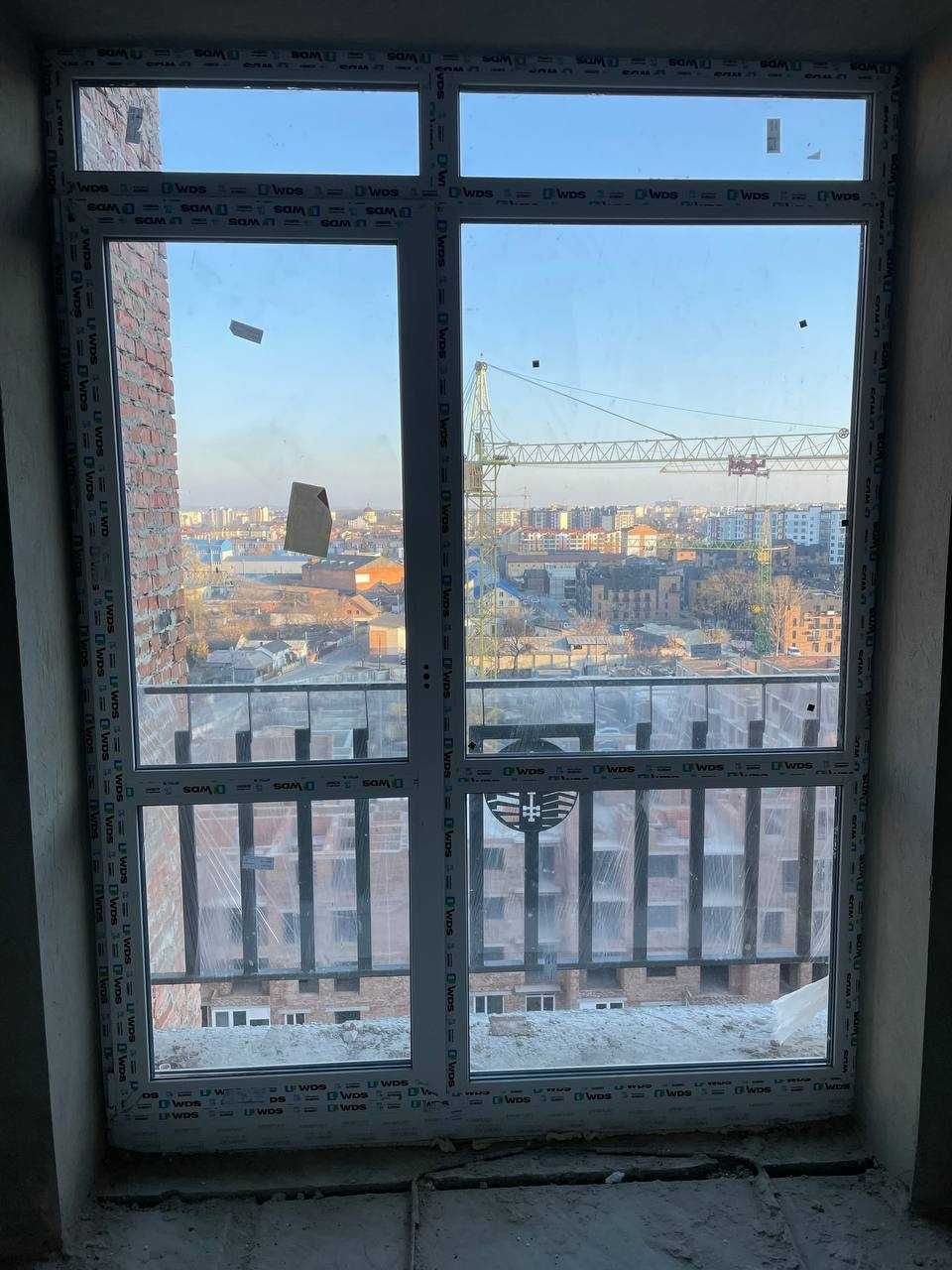 Простора і світла двохрівнева, 3-кім. квартира, з терасою в центрі