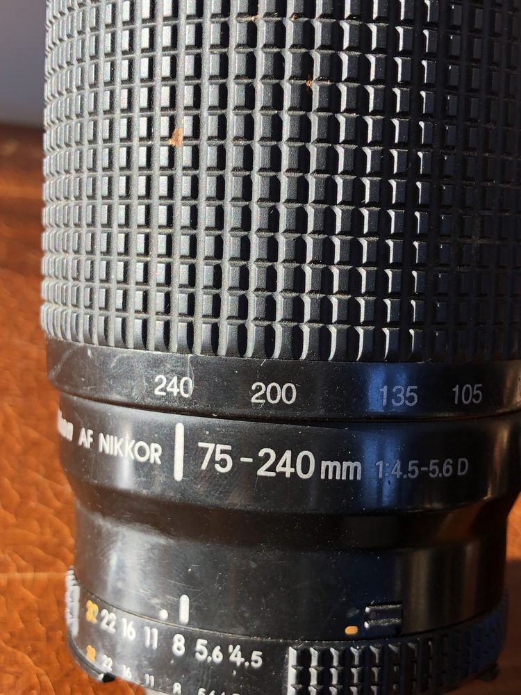 Obiektyw Nikon AF Nikkor 75-240 mm 1:4.5-5.6D vintage fotograficzny !!