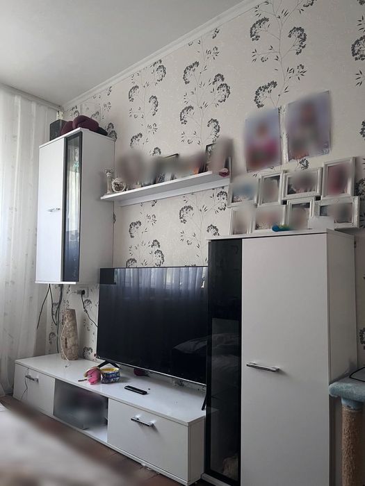 Стінка у вітальню