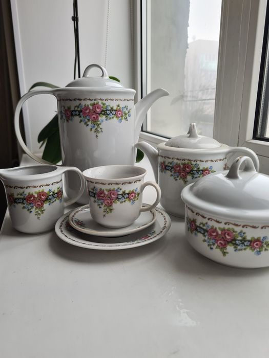 Сервіз кофейний на 12 осіб