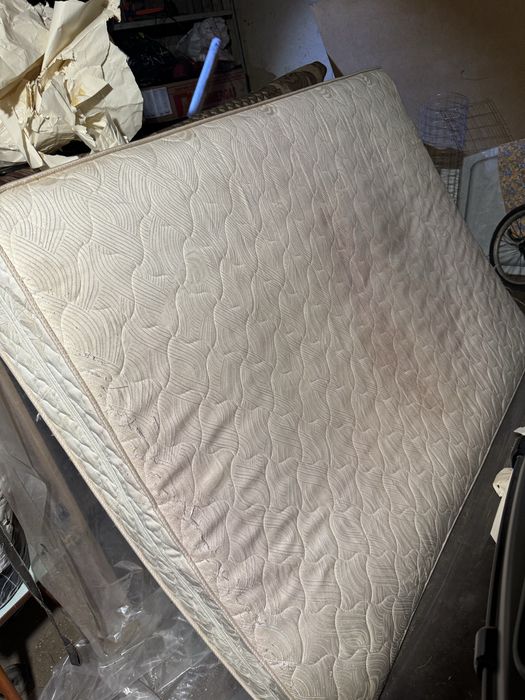 Матрас 190 на 140 состояние отличное