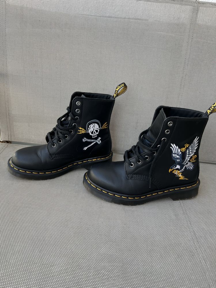 Botas Dr. Martens 1460 caveira -ediçao limitada 37