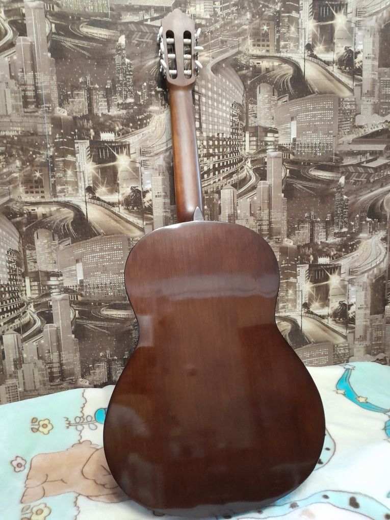 Гитара Yamaha C40