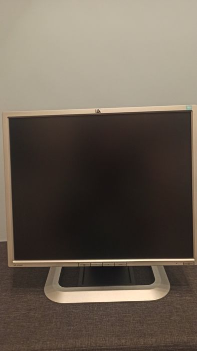 Monitor Hp 1965 19 cali