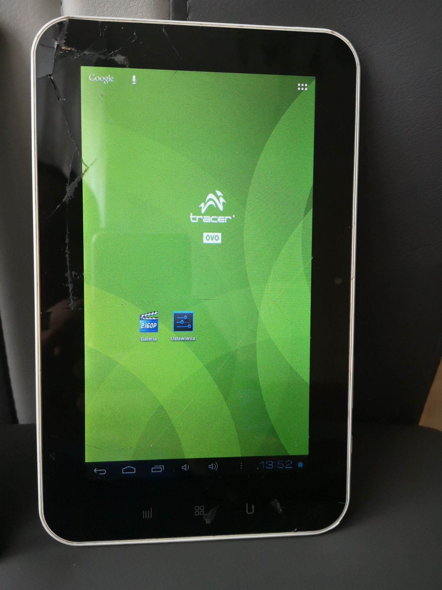 Dwa tablety Goclever Aries 785 i tracer ovo włączają się