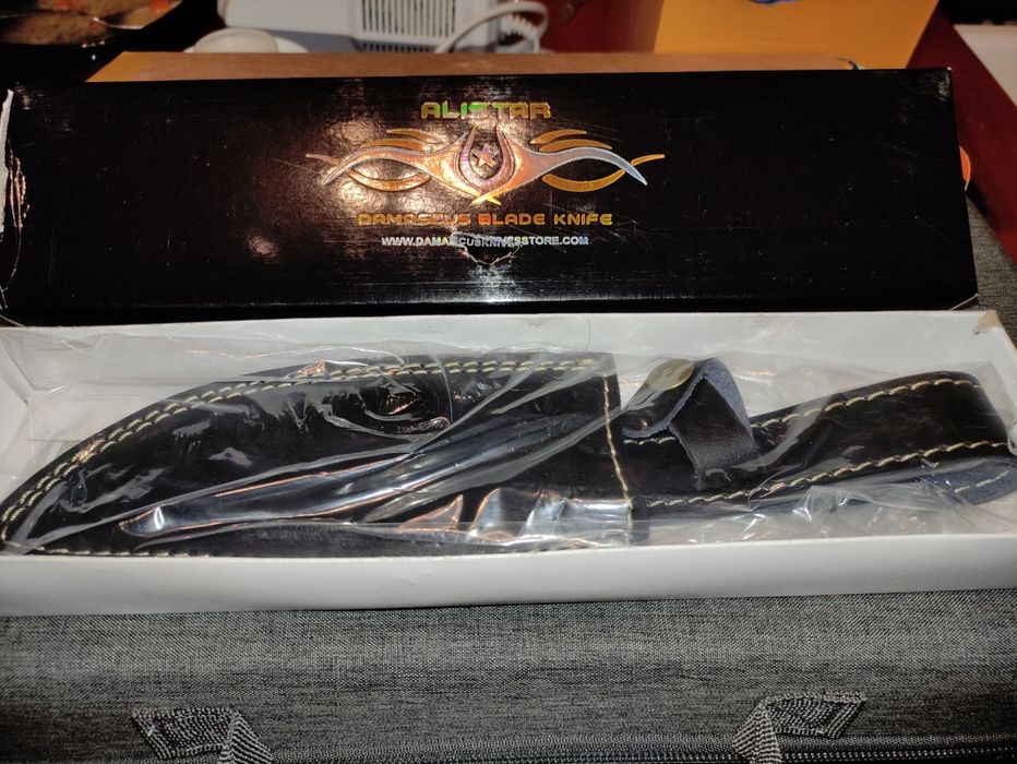 Nóż że stali damasceńskiej