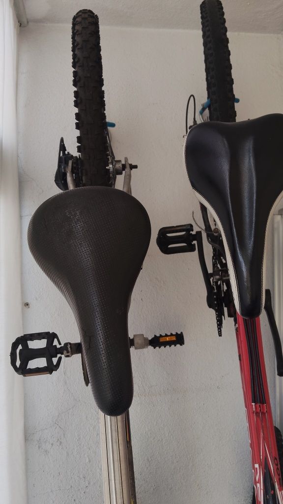 Bicicletas e suportes (ler descrição)