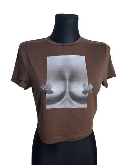 Brązowy crop top z nadrukiem (691)