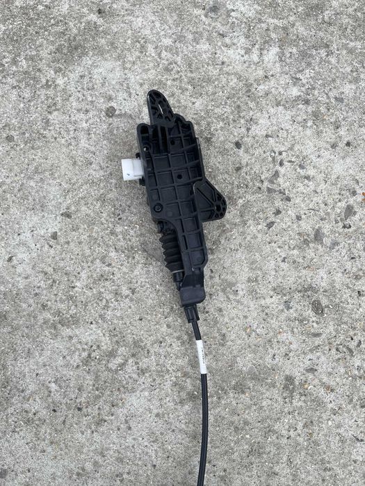 Замок капота актуатор привод в зборі Tesla Model 3 Y