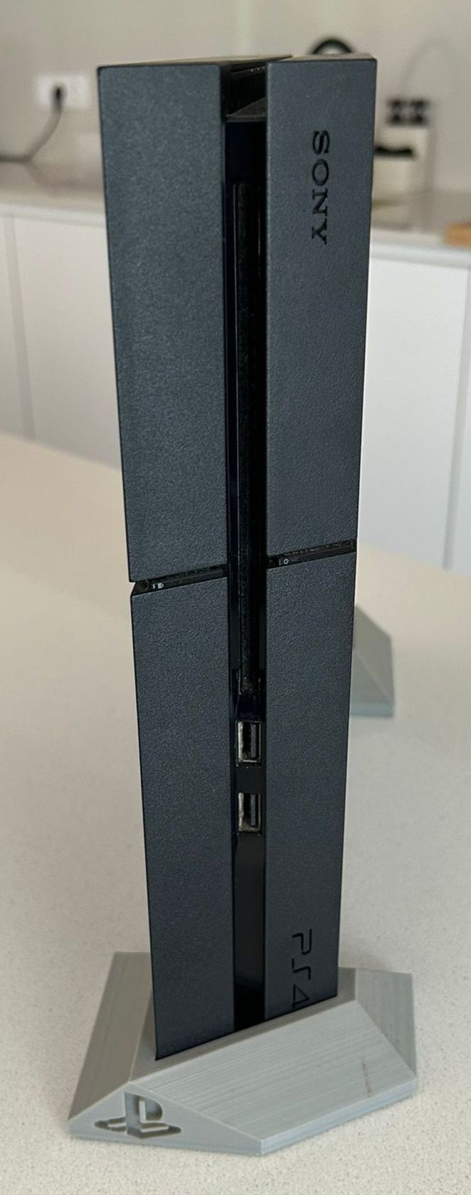 PS4 Slim 1TB + comando + 2 jogos + suporte