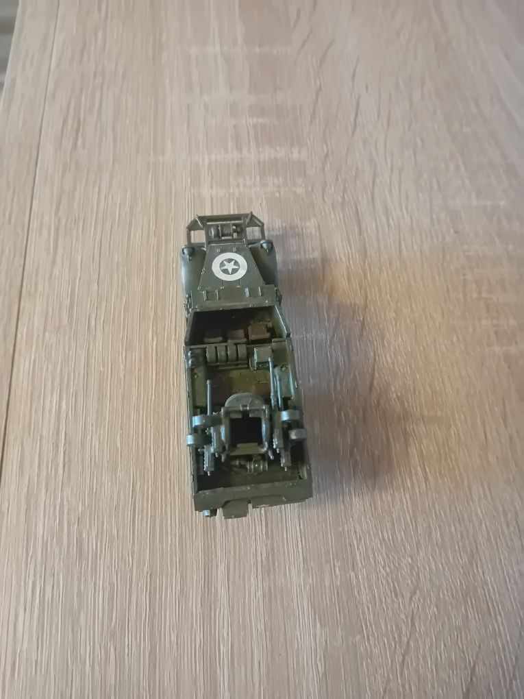 Żywiczny model w skali 1/72 M16 Mgmc