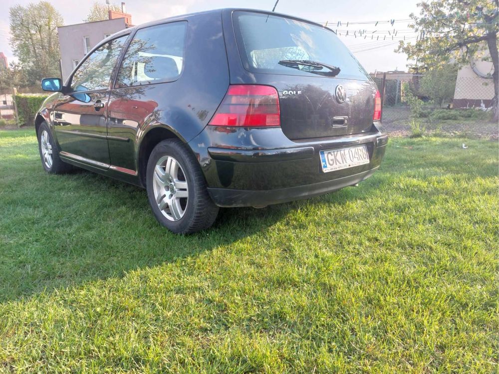 Volswagen golf 1.6 ładny stan