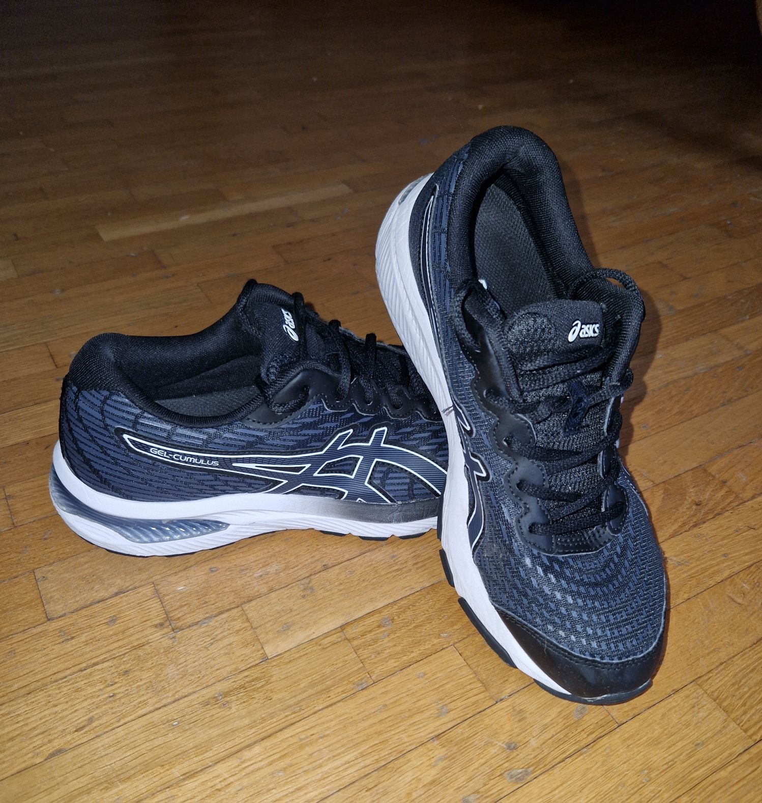 Кроссовки Asics gel cumulus 40 размер женские