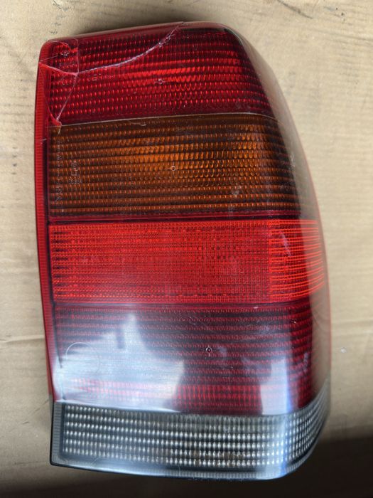 Ліхтар правий опель омега а. Ціна 300 грн.