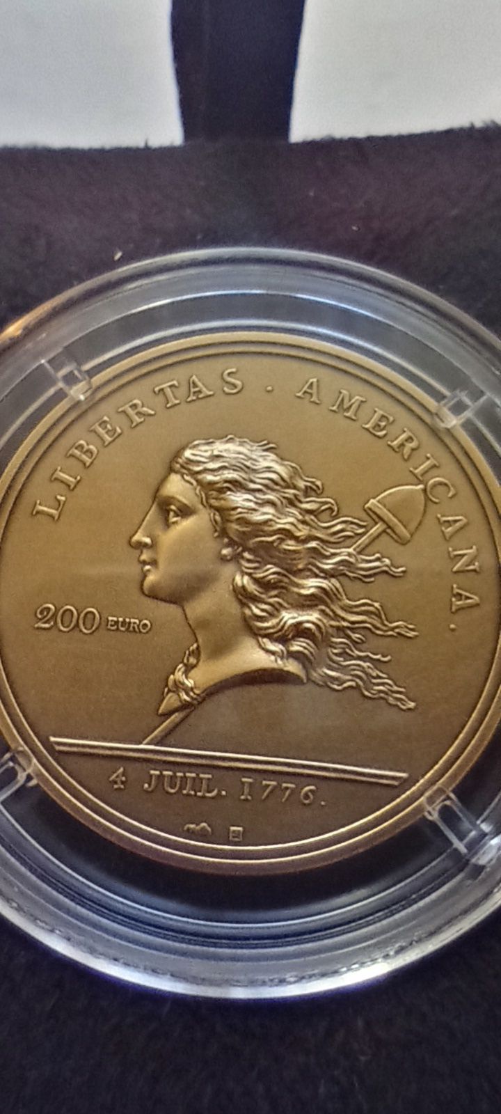 Золота есклюзив монета Libertas Amerika 200ЄФранція,хайрельєф,999,1унц