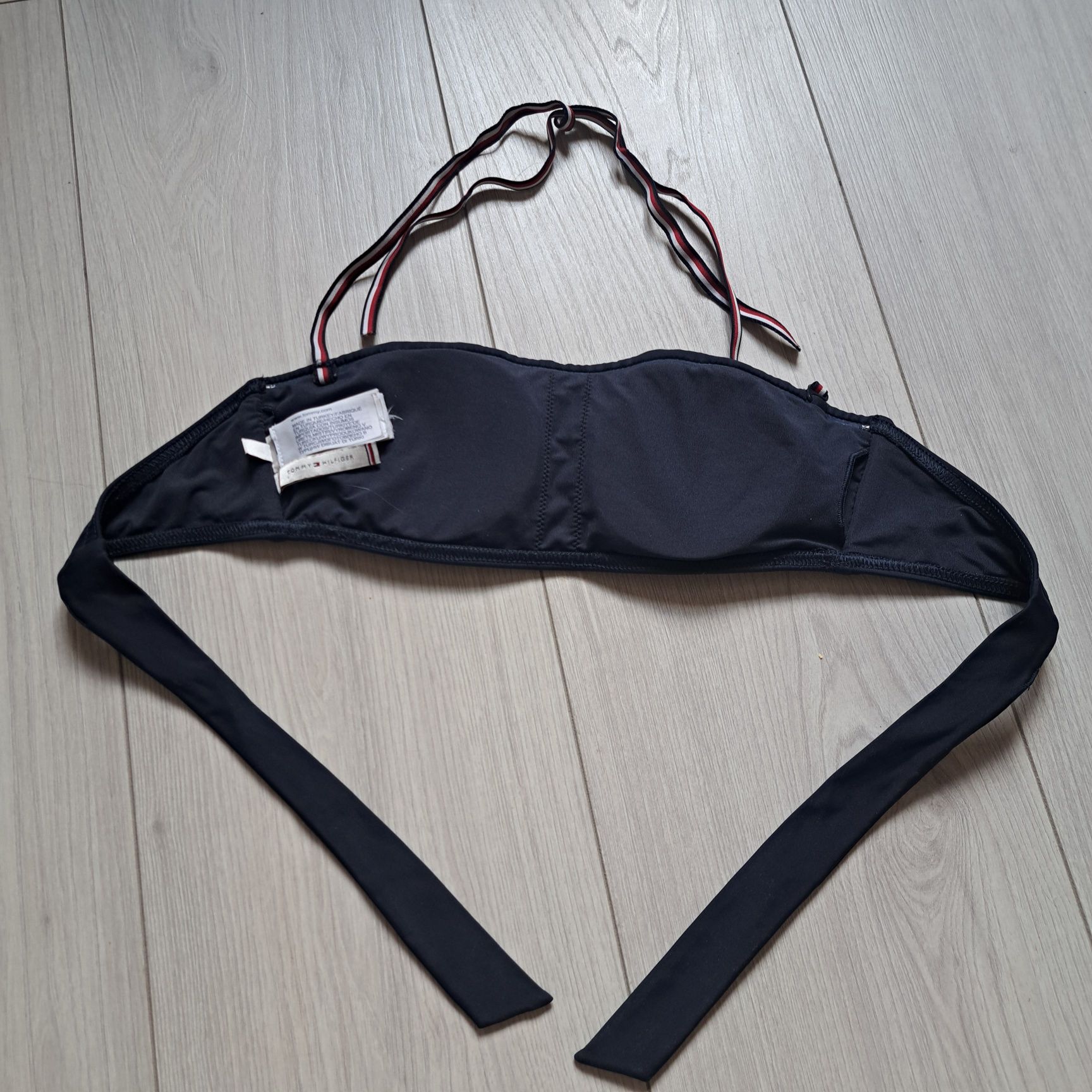 Топ, купальник Tommy Hilfiger.