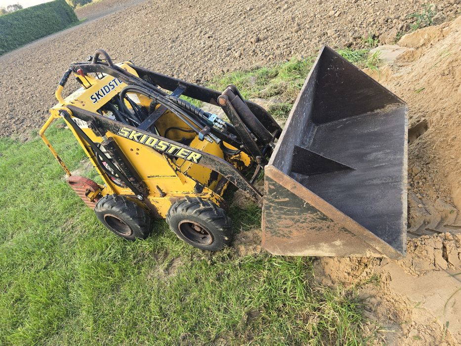 Miniładowarka Skid Steer 4x4