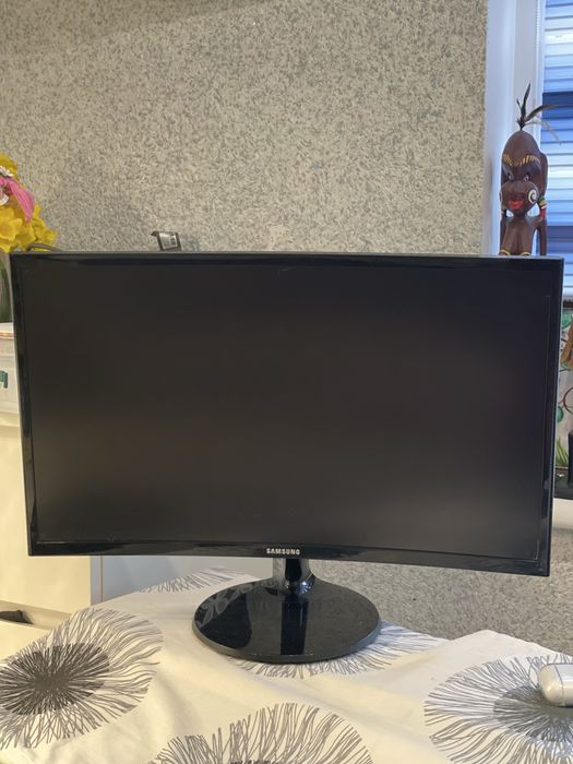 Монітор Samsung C24F390FHI