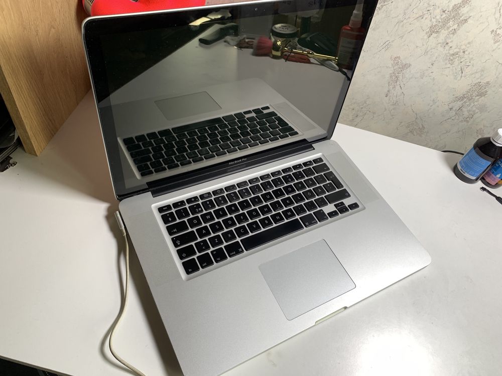 Macbook Pro 15 A1286 4GB НЕ ВКЛЮЧАЕТСЯ