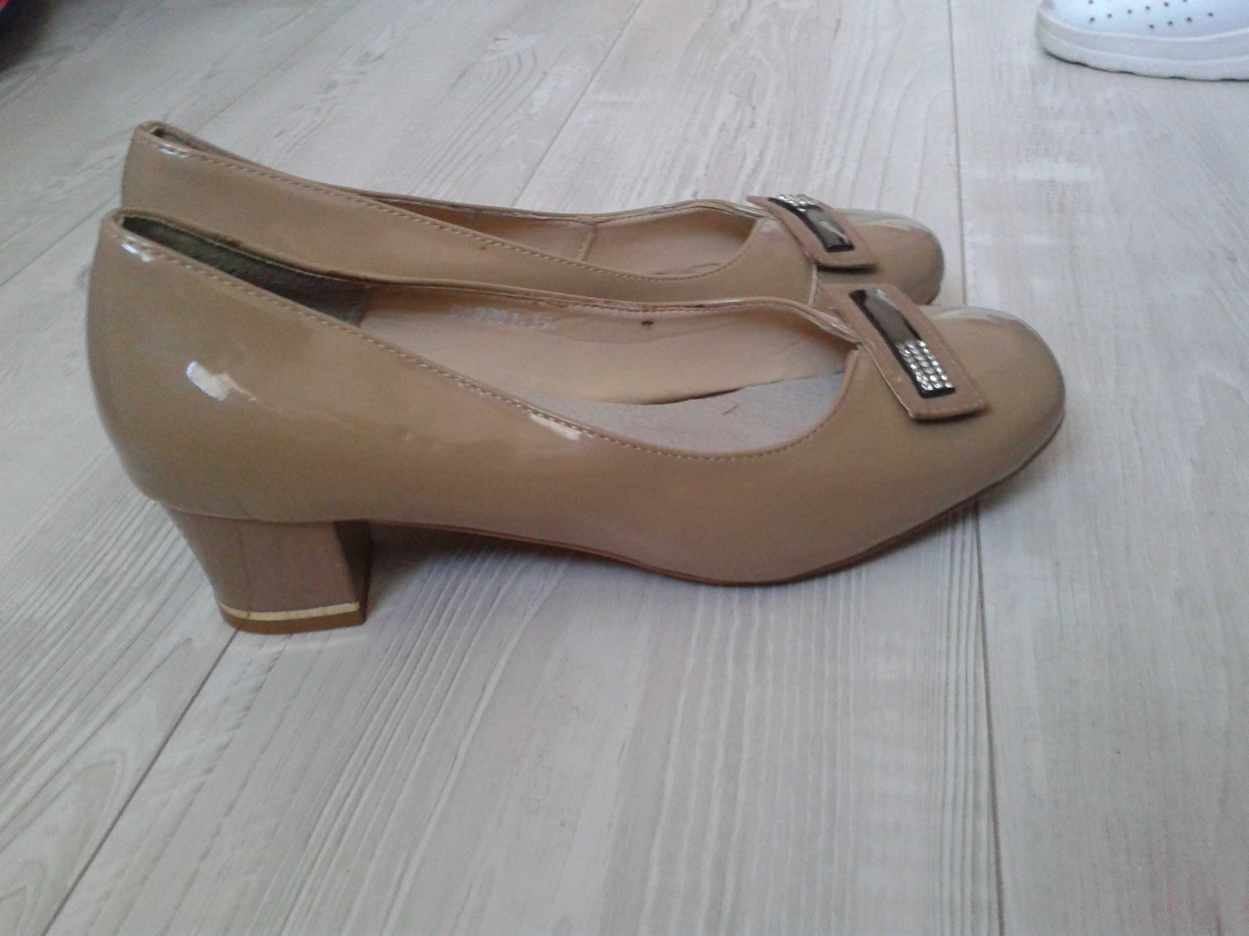 buty damskie, lakierki, czółenka, rozm. 39