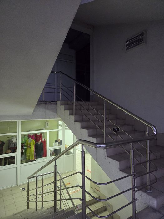 Продам 35 м2 під магазин, салон ін. Шевченка-Чорновола, без вікна