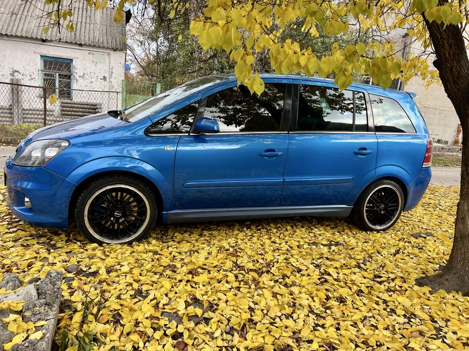 Opel Zafira OPC 2.0 бензин