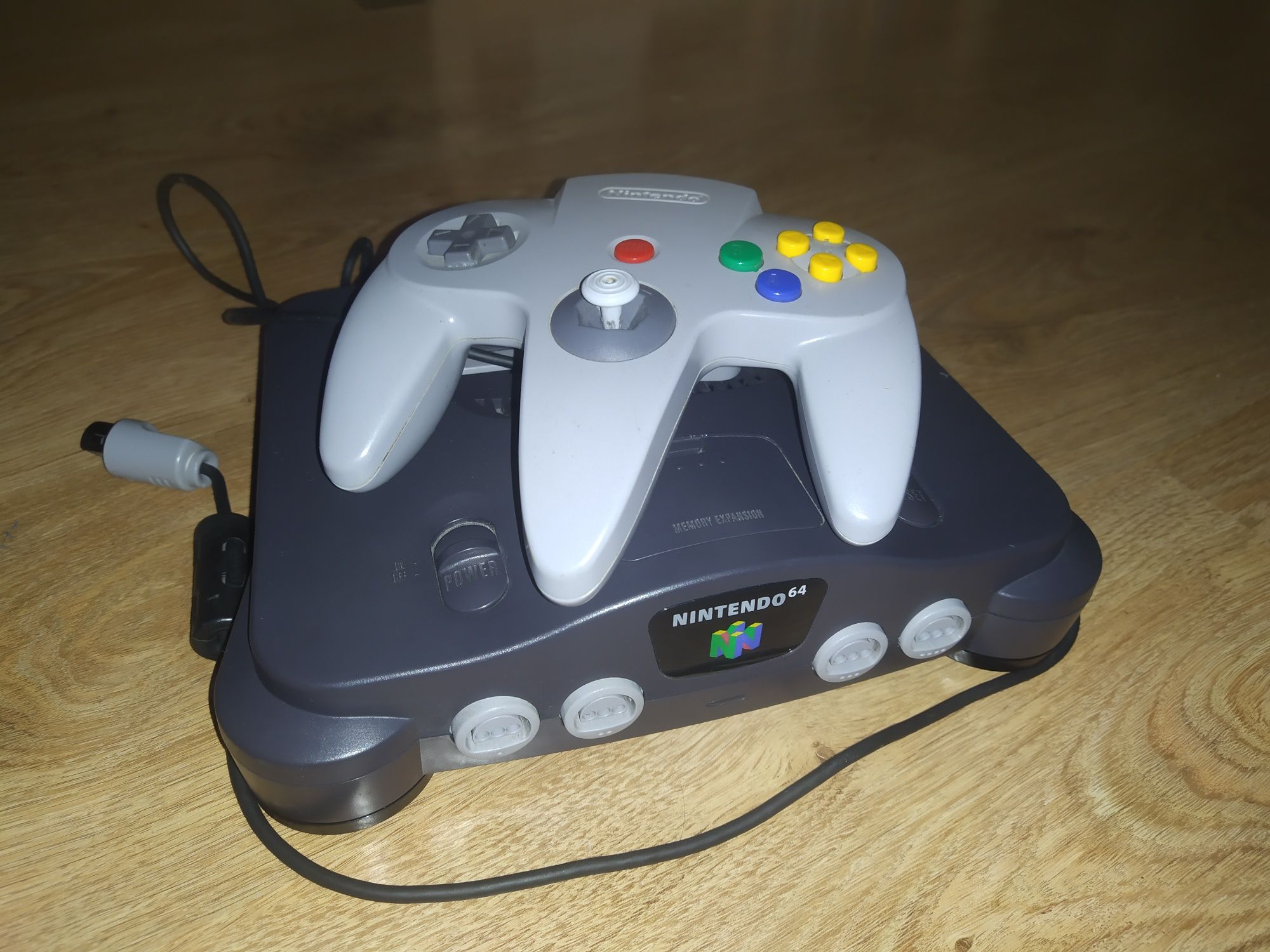 Nintendo 64 + 8 gier + oryginalny pad