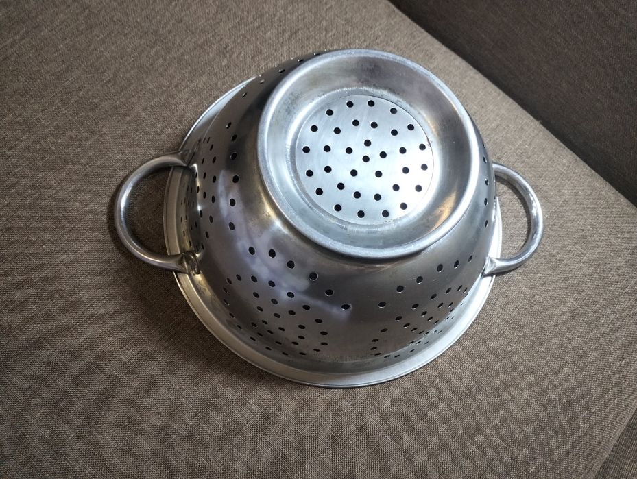 Дуршлаг из нержавеющей стали