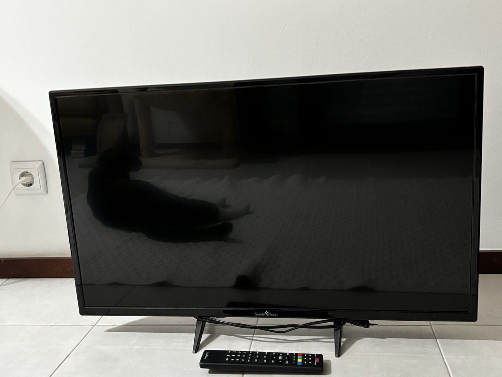 Televisão SmartTech 32”/81cm