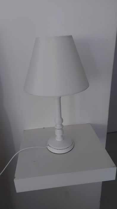 Vendo 2 candeeiros de cabeceira