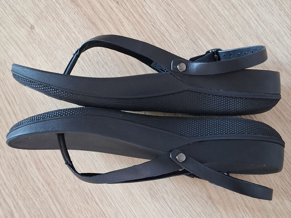 Босоножки Fitflop/24,2 см./чёрные