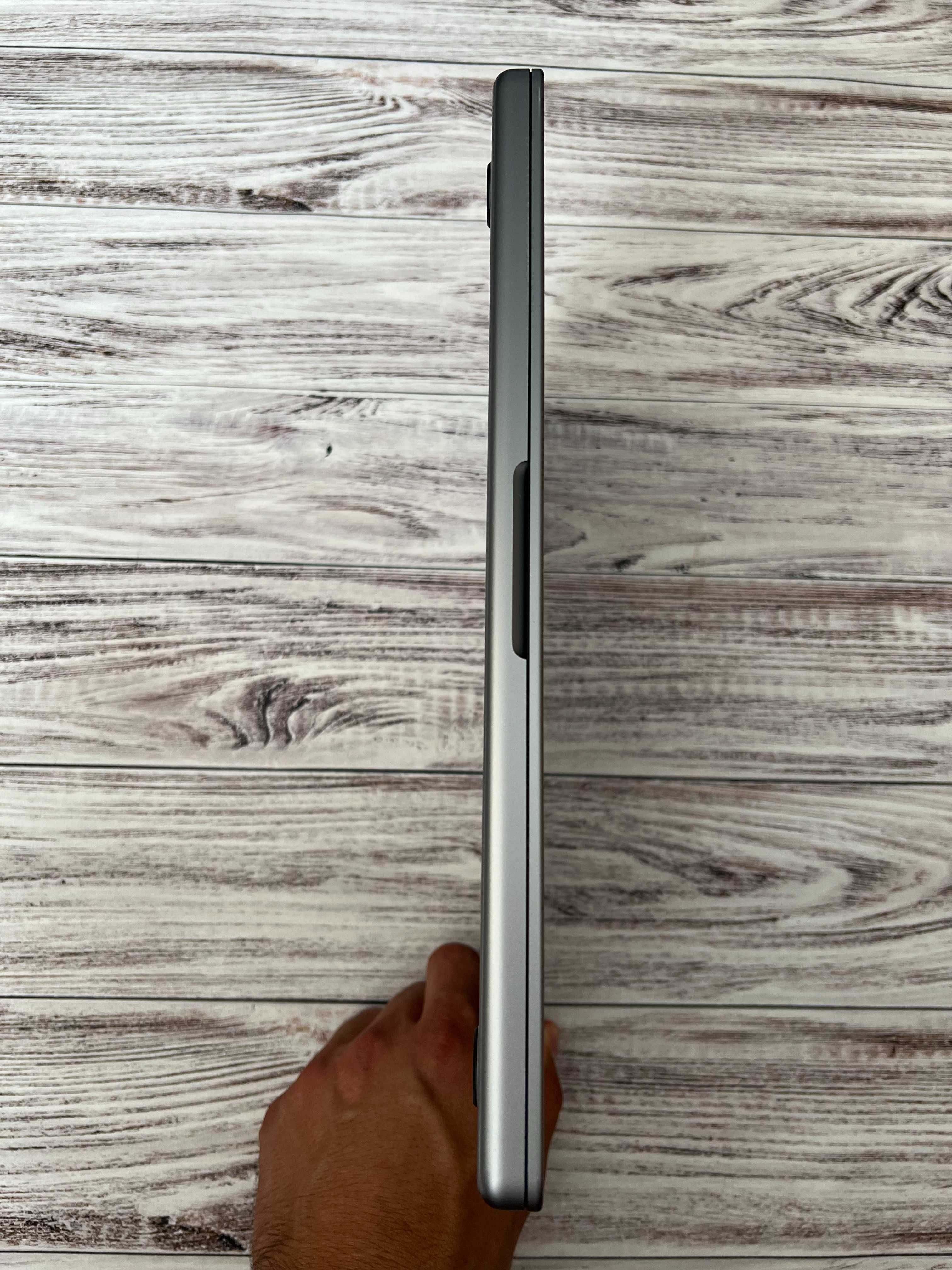 Macbook Pro 14" 2021 M1 Pro / 16Gb DDR5 / SSD 512Gb