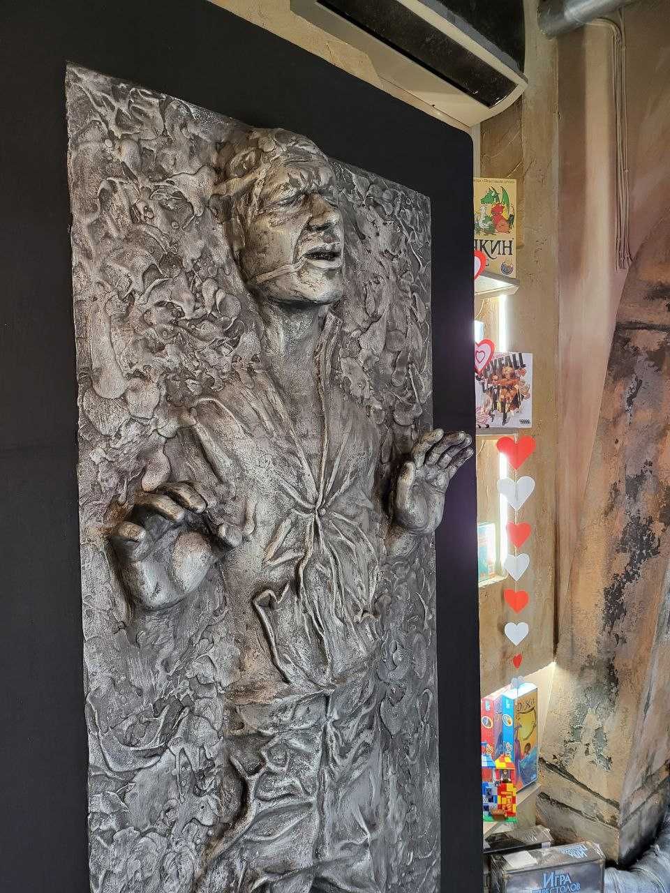 Хан Соло Статуя Карбонит Han Solo In Carbonite 1/1 Scale Star Wars